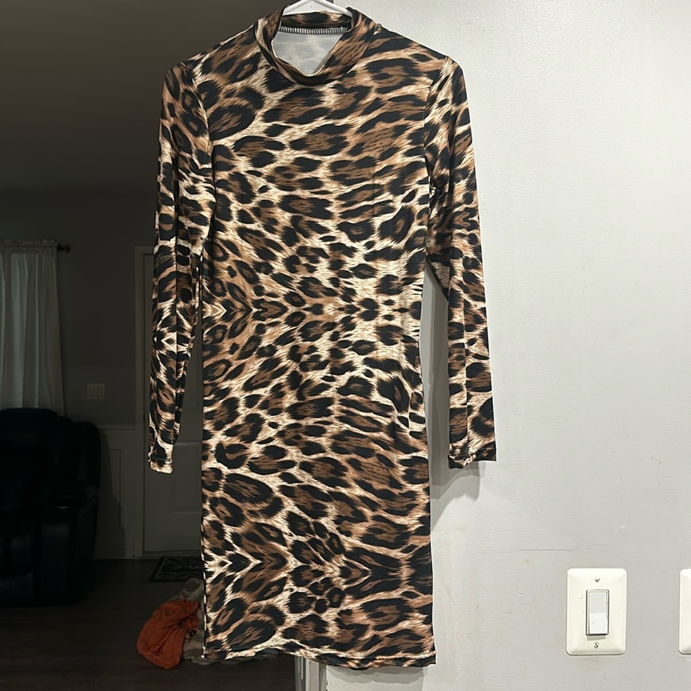 Leopard print long sleeve dress